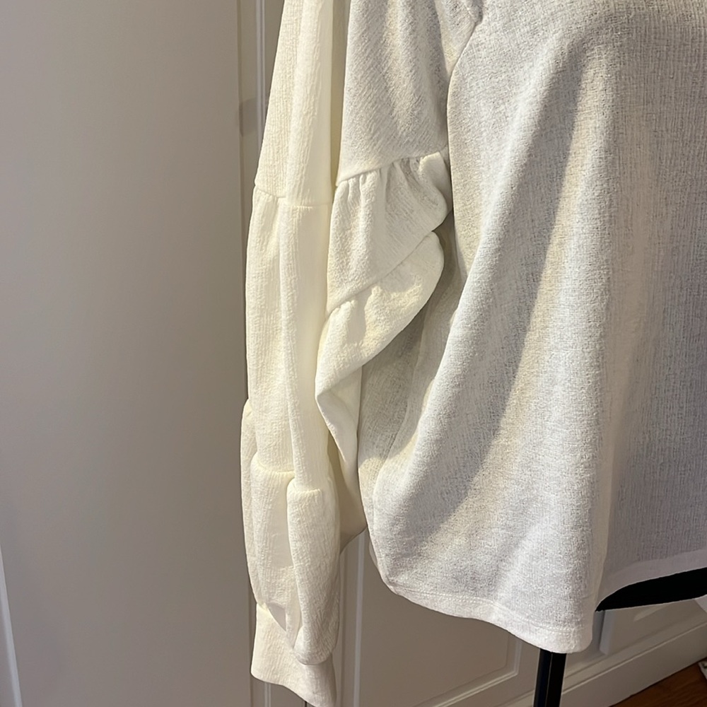 Zara Blouse Puff Sleeve - Picture 2 of 4